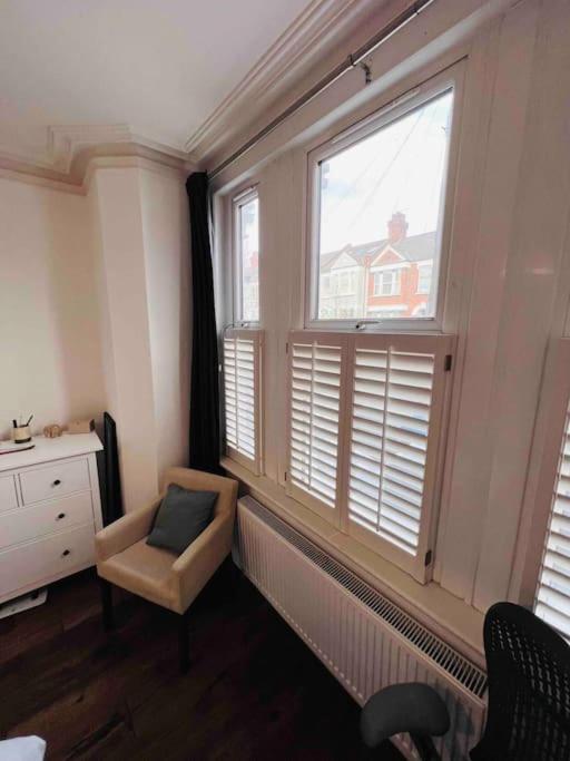 Lovely 2 Bedroom Ground Floor Flat With Garden. London Bagian luar foto