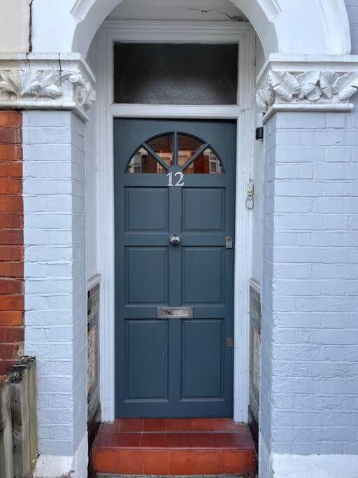 Lovely 2 Bedroom Ground Floor Flat With Garden. London Bagian luar foto
