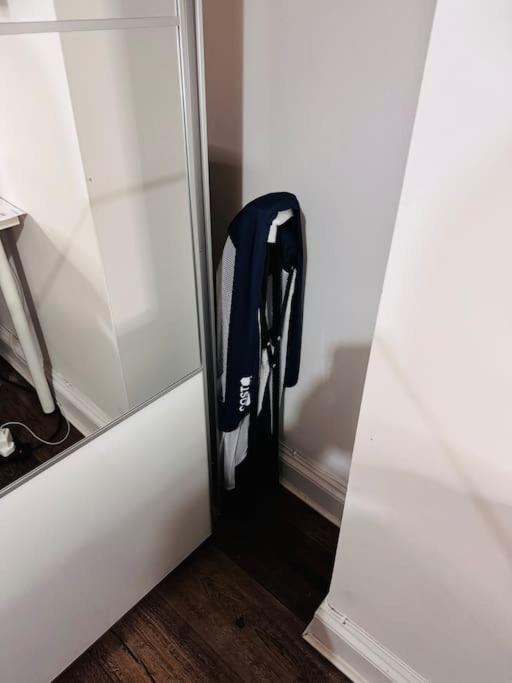 Lovely 2 Bedroom Ground Floor Flat With Garden. London Bagian luar foto