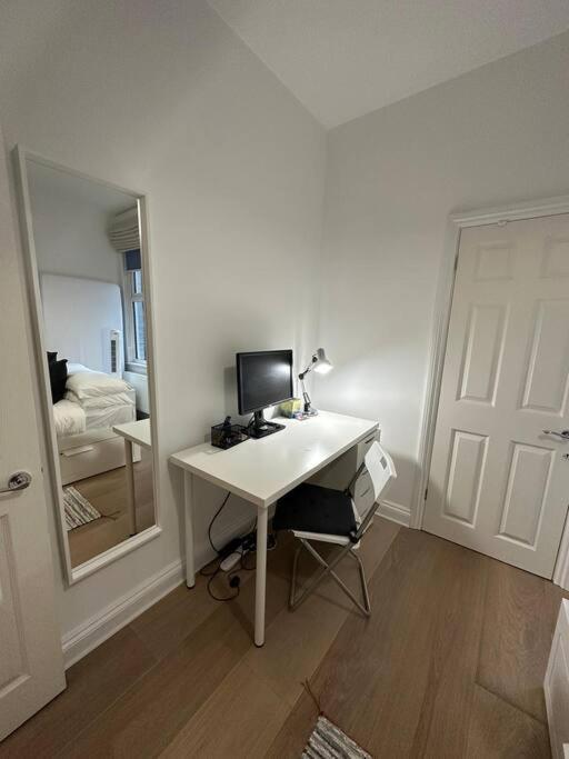 Lovely 2 Bedroom Ground Floor Flat With Garden. London Bagian luar foto