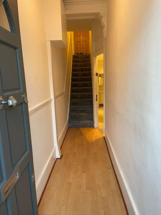 Lovely 2 Bedroom Ground Floor Flat With Garden. London Bagian luar foto