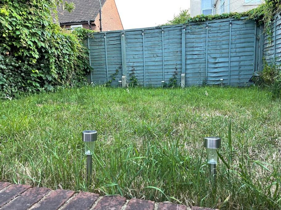 Lovely 2 Bedroom Ground Floor Flat With Garden. London Bagian luar foto