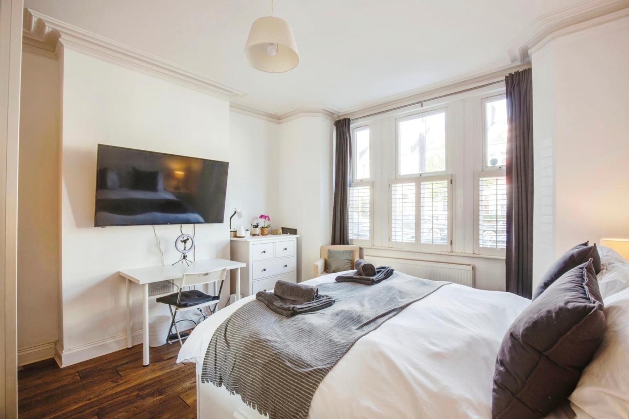 Lovely 2 Bedroom Ground Floor Flat With Garden. London Bagian luar foto