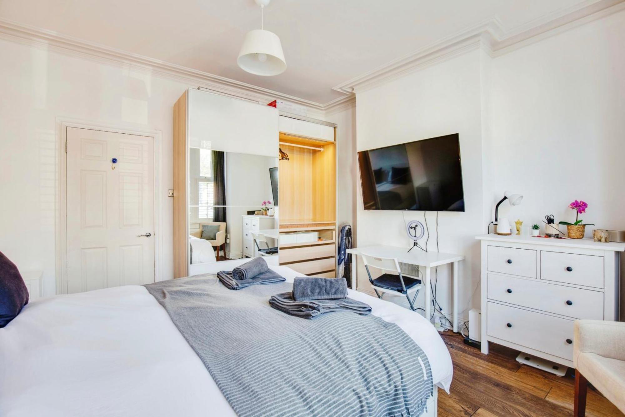 Lovely 2 Bedroom Ground Floor Flat With Garden. London Bagian luar foto
