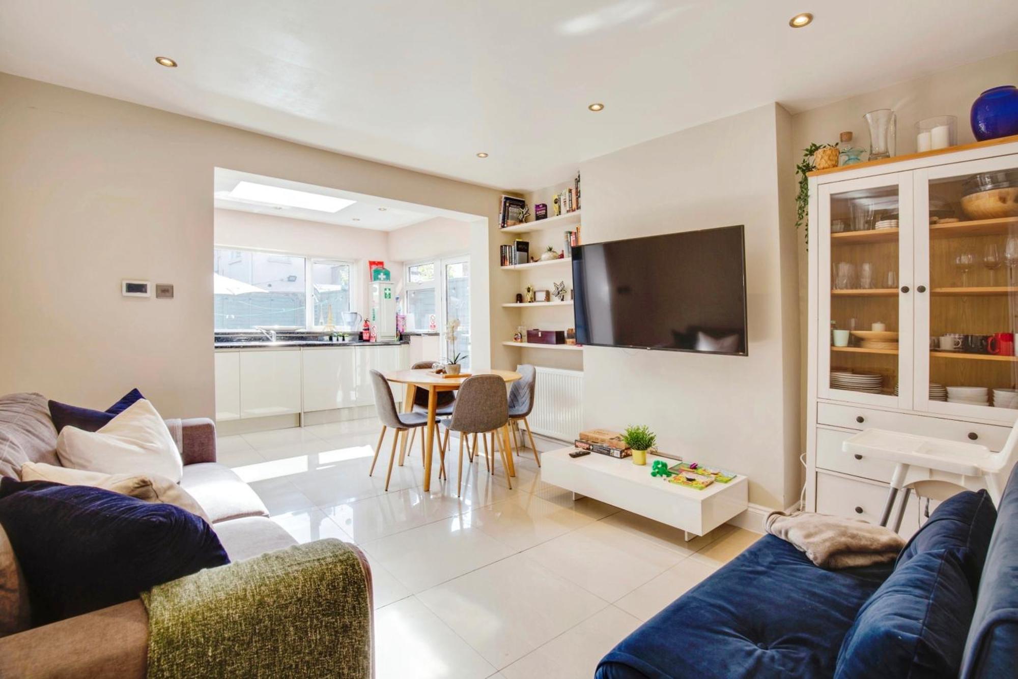 Lovely 2 Bedroom Ground Floor Flat With Garden. London Bagian luar foto