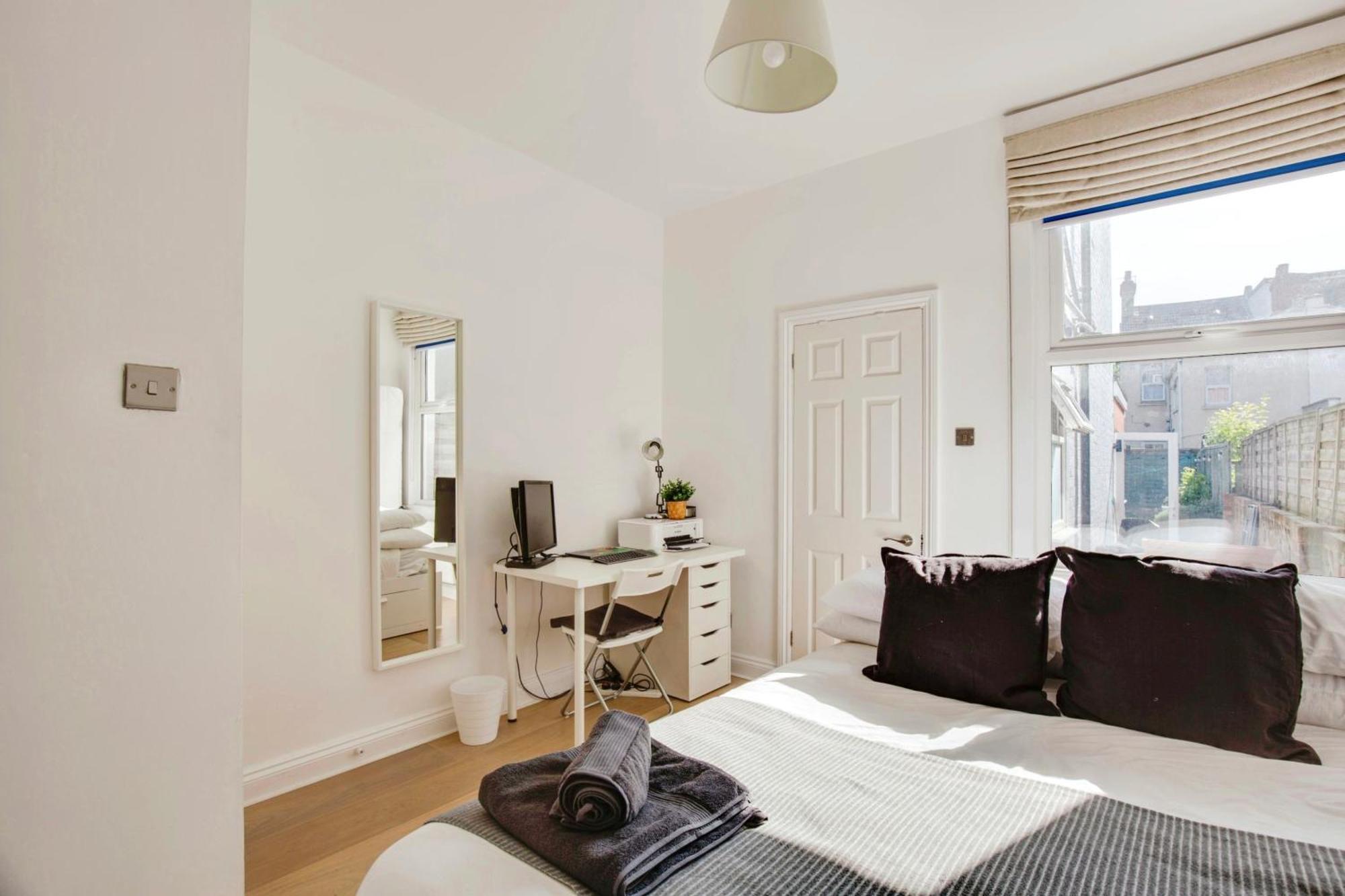 Lovely 2 Bedroom Ground Floor Flat With Garden. London Bagian luar foto