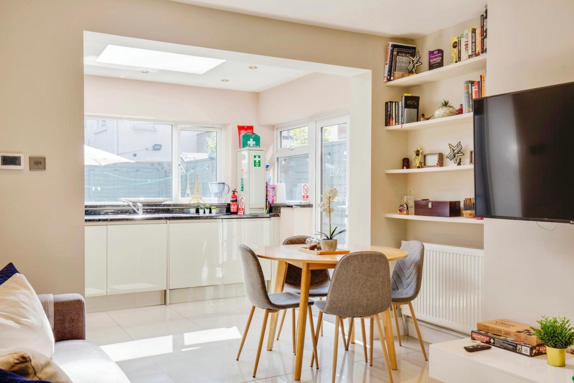 Lovely 2 Bedroom Ground Floor Flat With Garden. London Bagian luar foto